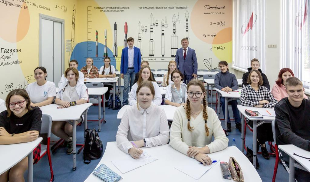 Министр просвещения встретился с участниками Всероссийского юношеского педагогического форума