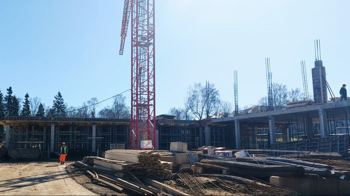 Строители приступили к возведению второго этажа нового учебного корпуса на 400 мест в Лобне