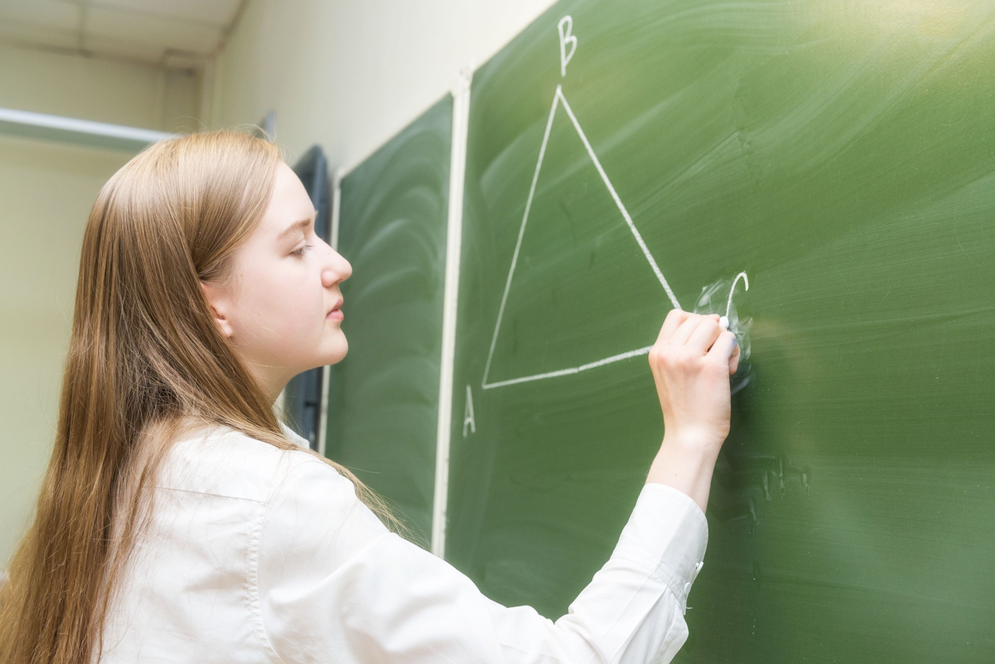 Российские школьницы принимают участие в Европейской математической олимпиаде