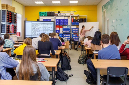 В школах Москвы для одиннадцатиклассников начались практикумы по подготовке к ЕГЭ