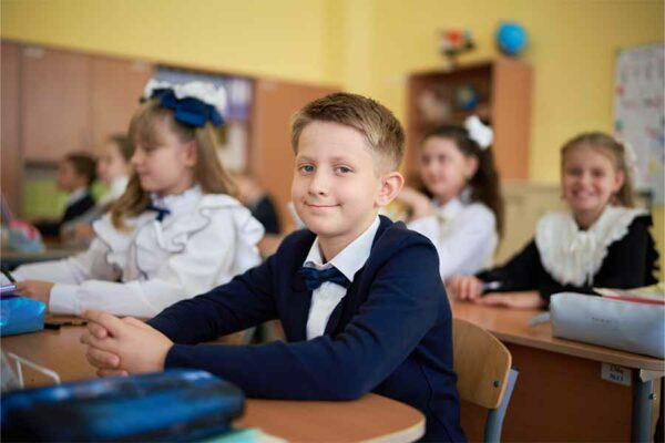 Президент РФ поручил создать в школах базу для уроков труда
