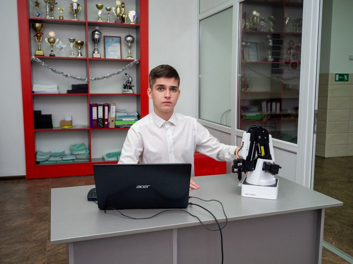 В Краснодарском крае школьник создал систему управления нейронными сетями