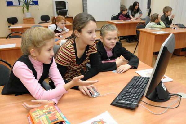 Стикеры и награды от учеников и учителей: стартует Всероссийский творческий конкурс #МойСферум