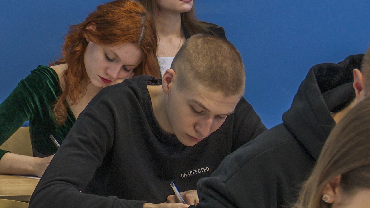 Более 92 тыс. девятиклассников Подмосковья написали ОГЭ по русскому языку